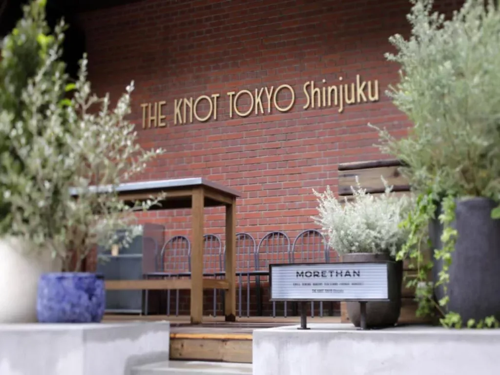 TheKnotTokyoShinjuku_01