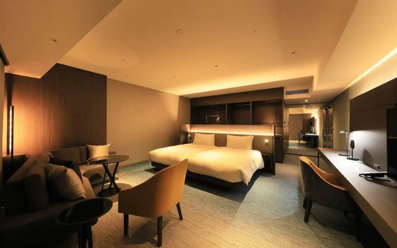 Richmond Hotel Entrance